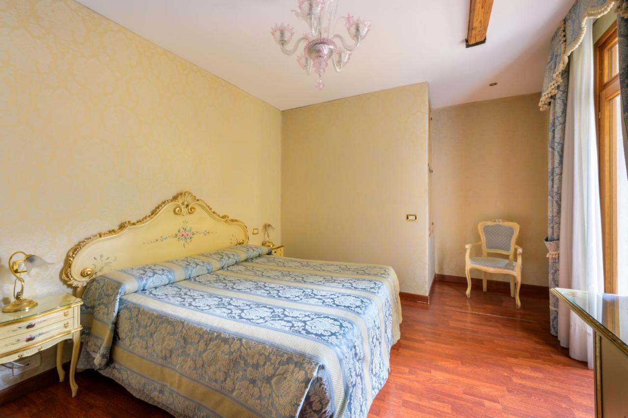 Locanda Al Leon Bed & Breakfast Venice Exterior photo